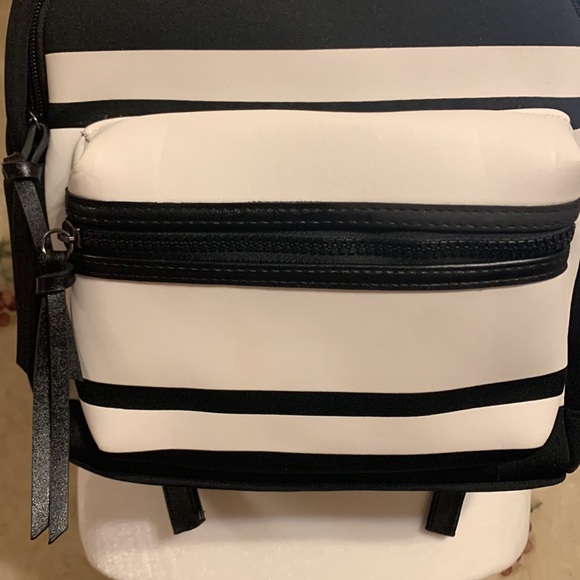 NWOT Mossimo Small Back Pack - Picture 2 of 4